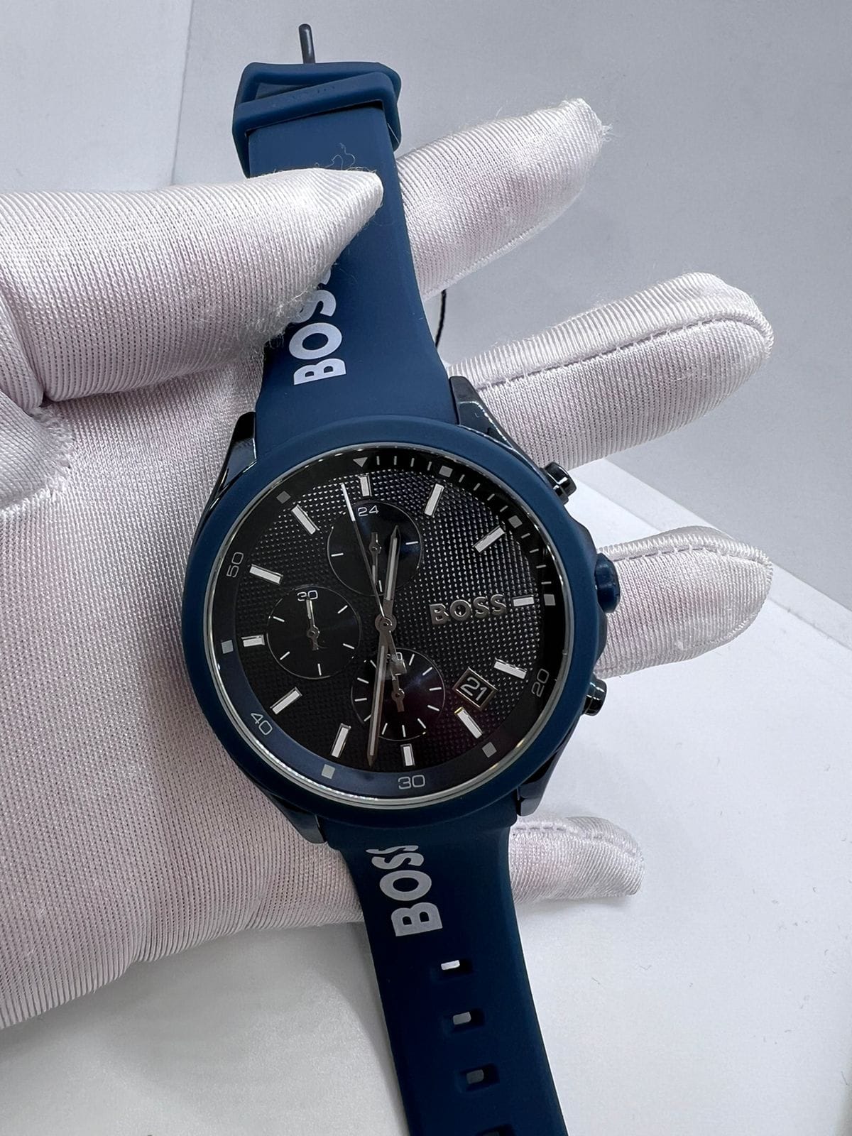 HUGO BOSS — foto 3