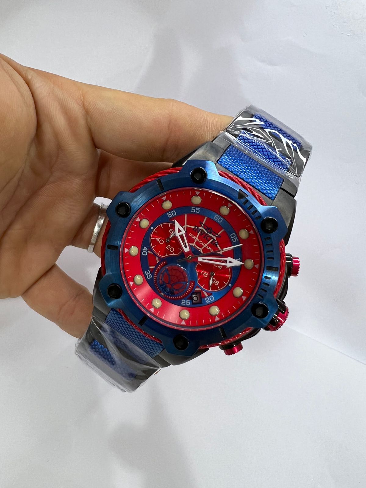 INVICTA HEROES — foto 3