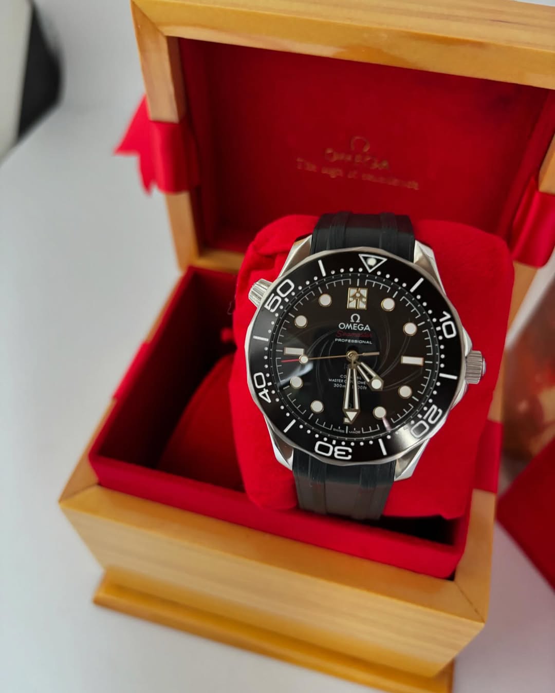 OMEGA SEAMASTER CO-AXIAL — foto 2